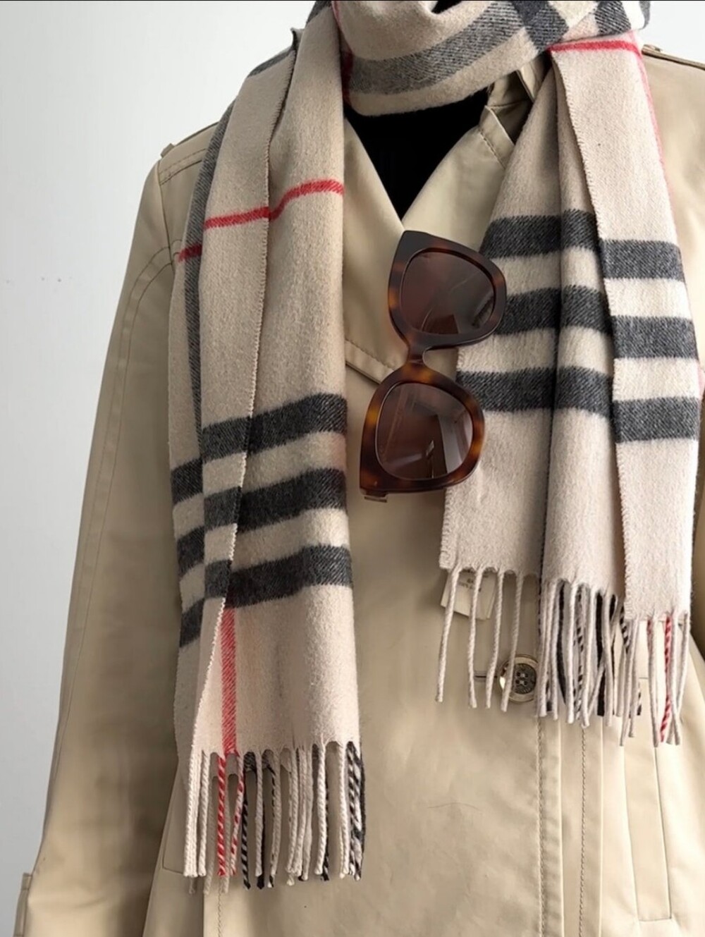 🔥NWT‼️ BURBERRY ✨ 100% Cashmere Checked Scarf / Shawl / Wrap in Stone - Unisex